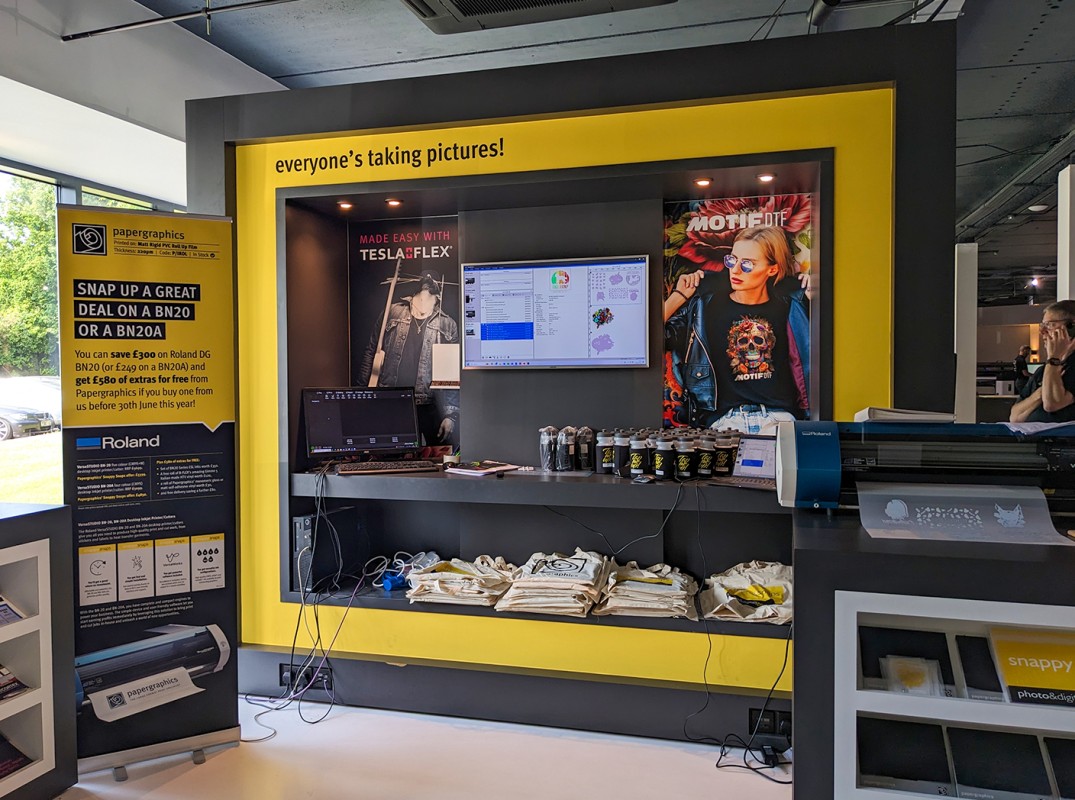 Highstreet imaging specialists Snappy Snaps join Papergraphics for a