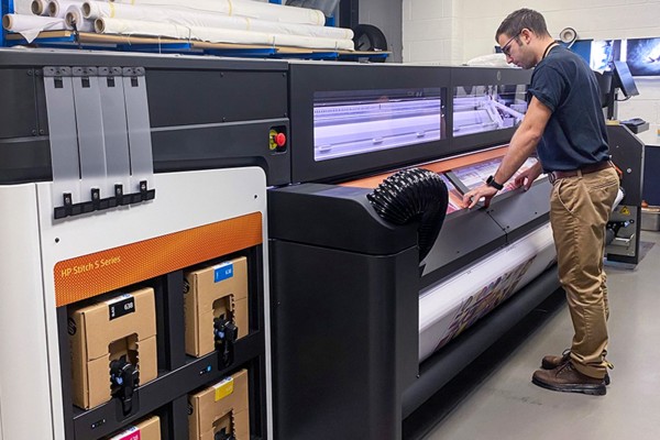 Installing the HP Stitch 